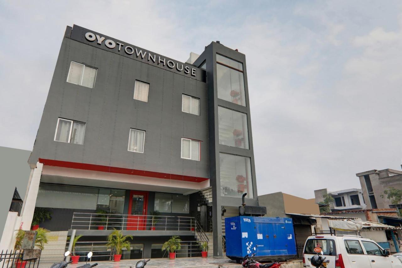 Townhouse The Shubham Hotel Bijnaur Exterior foto