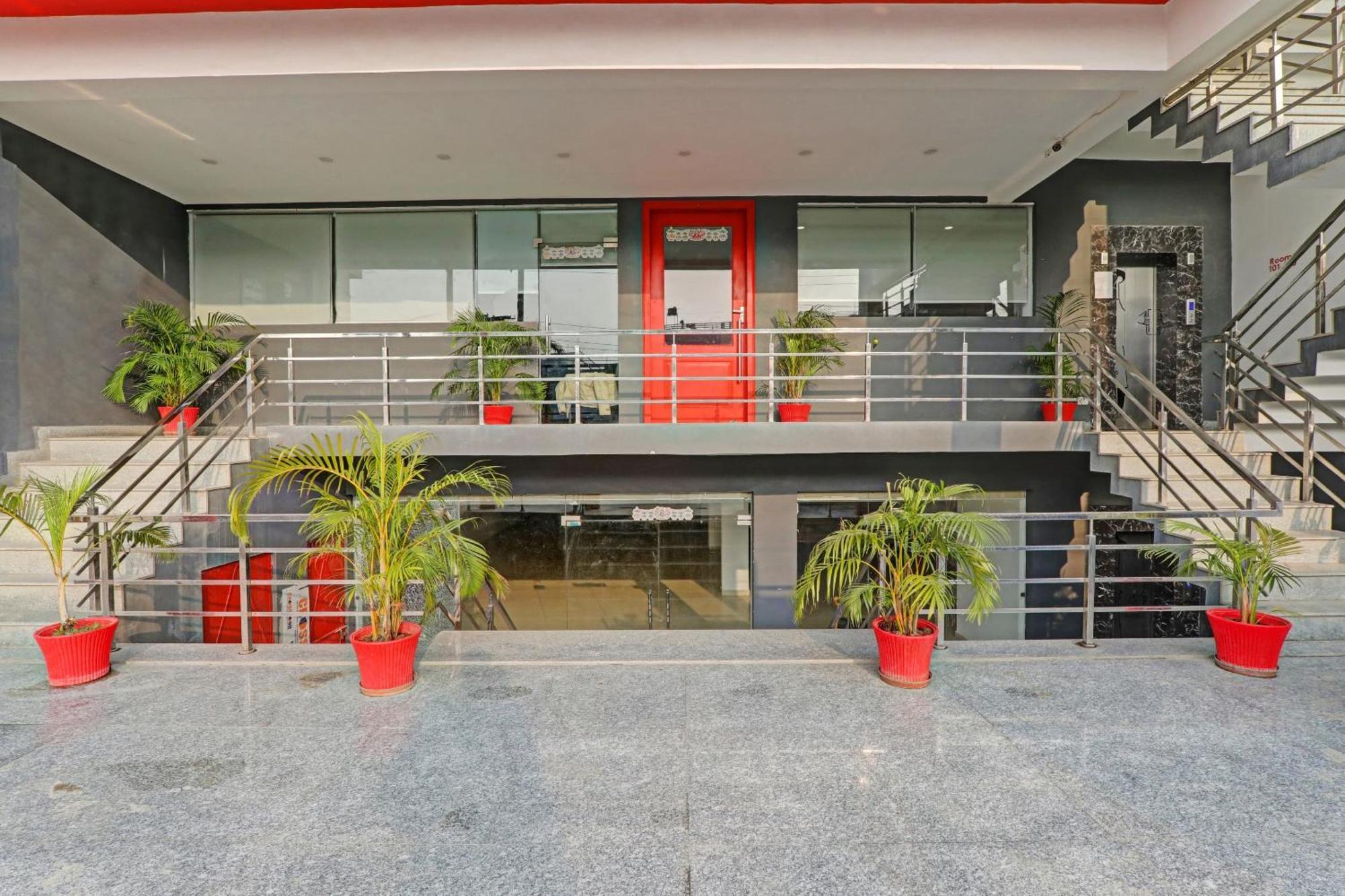 Townhouse The Shubham Hotel Bijnaur Exterior foto